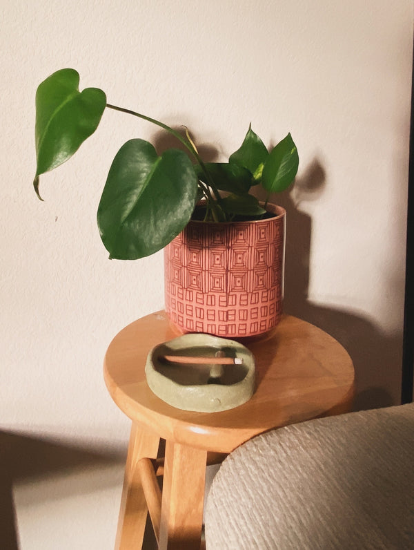 Anwụ̀rụ̀ Incense holder